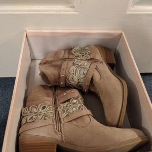 New with box tan ankle boots with sash on side